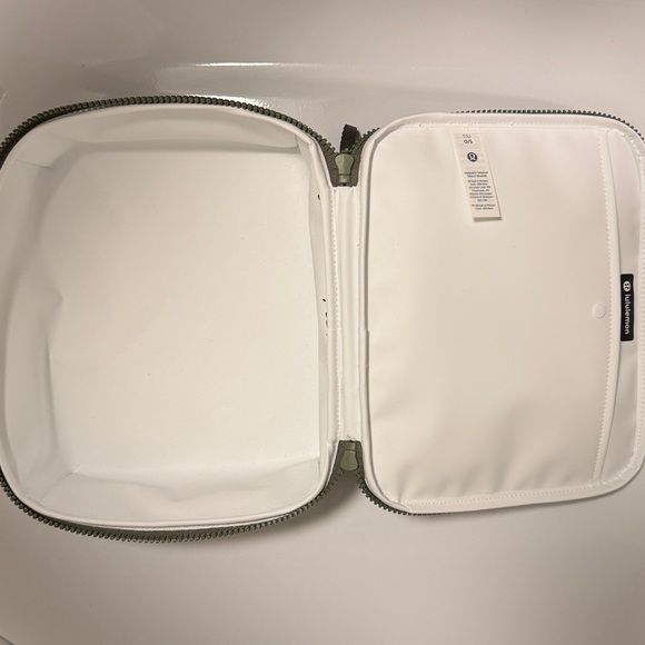 Lululemon Green/ White Travel Lunchbox - Picture 2 of 5
